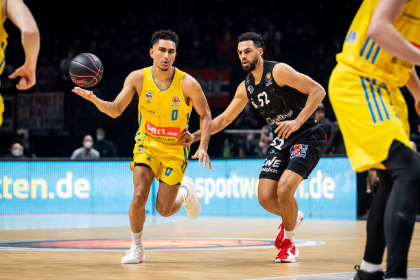 斯瓦泰克 斯瓦泰克