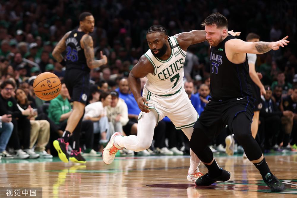 运动员们每 运动员们每